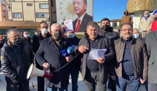 EYT’liler Erdoğan’a dev posteri altında seslendi “Biz tehdit etsen de mücadeleden vaz geçmeyeceğiz”