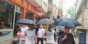 Hopa ve Kemalpaşalı Emekçilerden AKP’ye şemsiyeli protesto