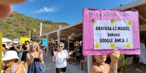 Fethiye’de kıyıların peşkeş çekilmesine karşı “Kıyılar Halkındır İnisiyatifi” protesto eylemi gerçekleştirdi