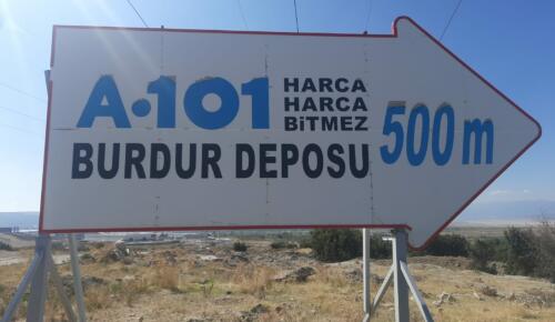 Burdur’da Şoförler A-101 marketi protesto etti” biz hayvan değil insanız”