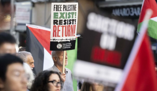 İngiliz bakan “Filistin bayrağı sallamanın yasal olmayabileceğini söyledi 100 binler sokağa indi