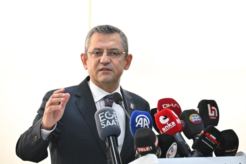 CHP Gnele başkanı Özel Hatay’da aday gösterilen mevcut başkanı tepkilere rağmen savundu