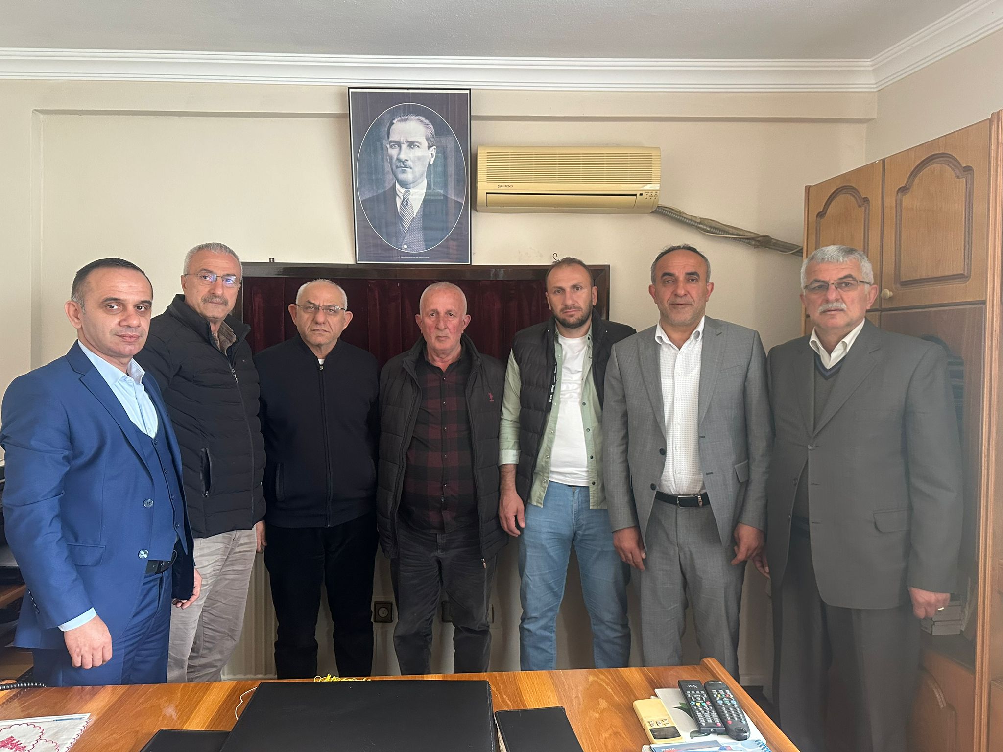 İl Genel Meclisi Başkan aday Sabit Karafazlı’ya muhtarlardan destek geldi.