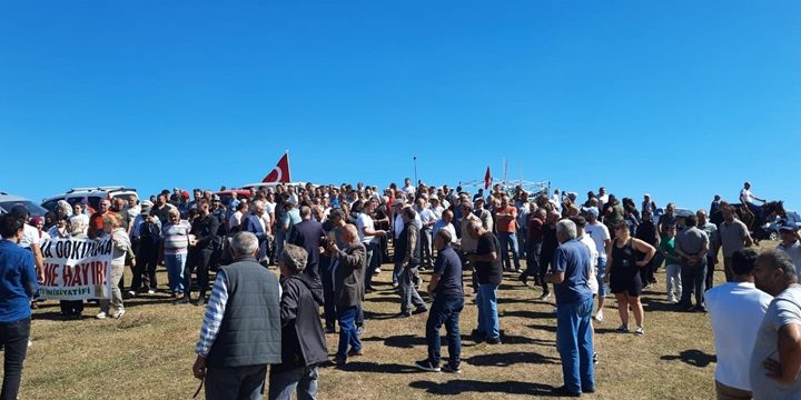 Tüm Köy Sen olarak halkımızın yanındayız; toprağımıza, suyumuza sahip çıkacağız.”